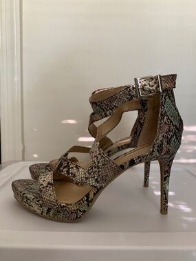 BCBG Generation Snakeskin Strappy Platform Heels Size 8 Metallic Python Print